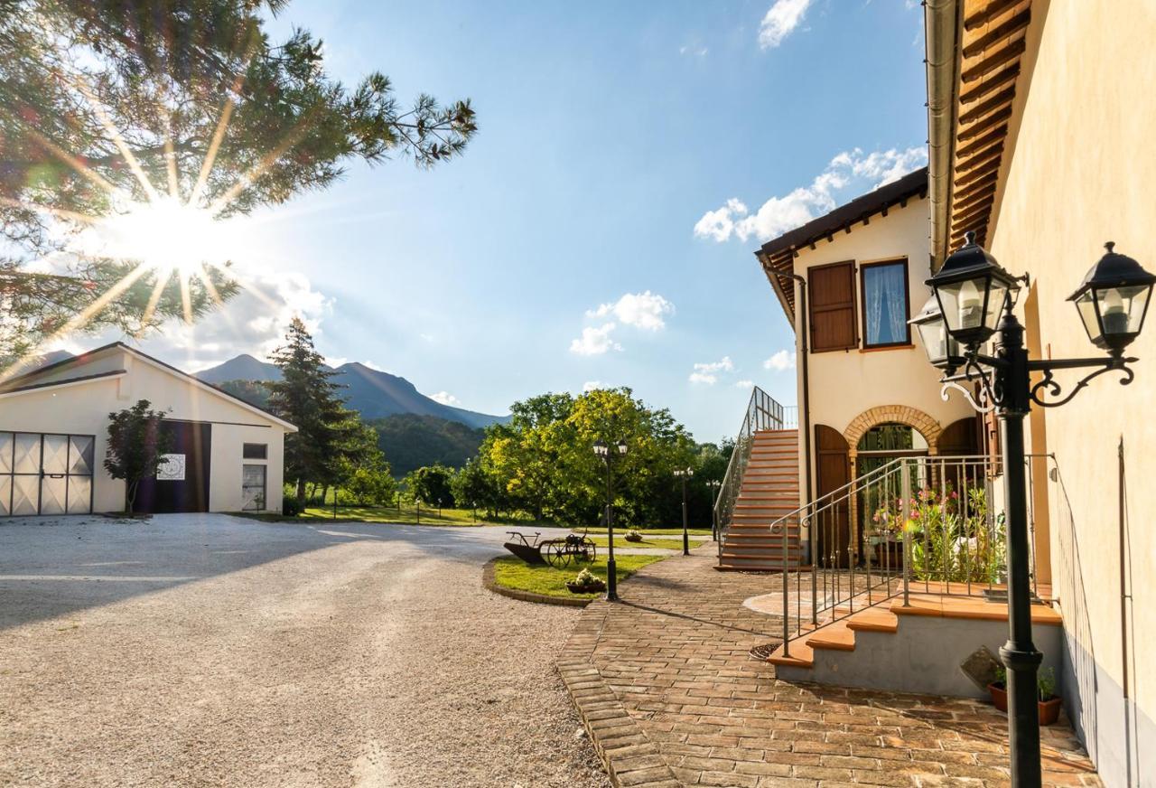 Agriturismo Podere Coldifico Sassoferrato ภายนอก รูปภาพ